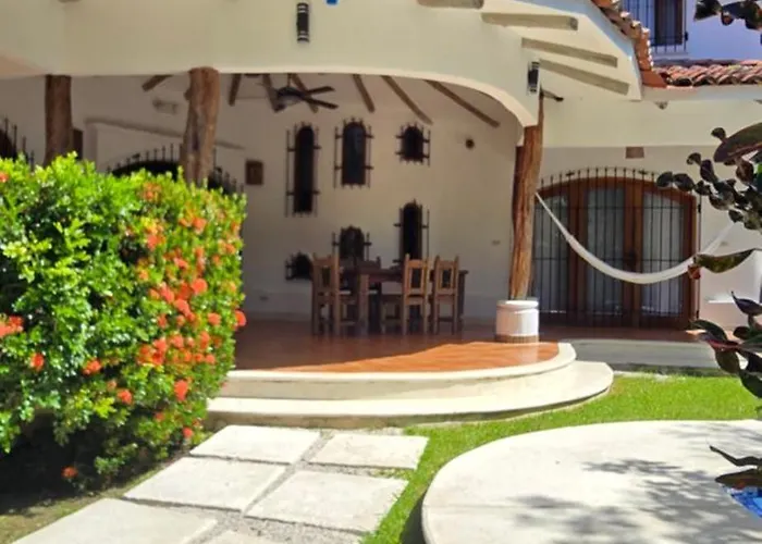 Sandy En Rocks Villa *